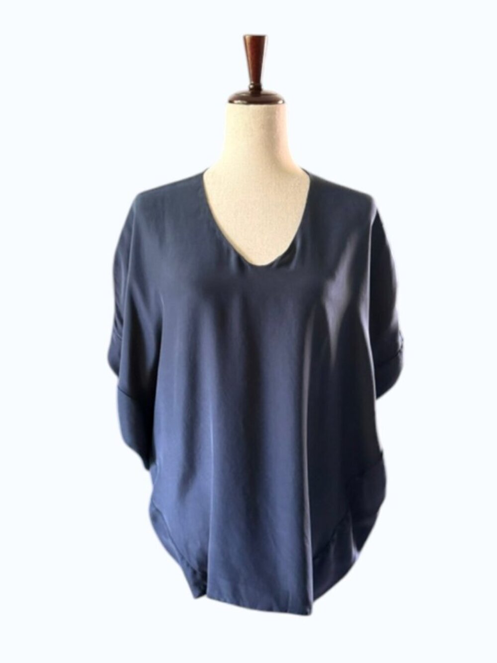 Vince Women's Navy Blue Short Sleeve V Neck Oversized 100% Silk Blouse Top SZ XS